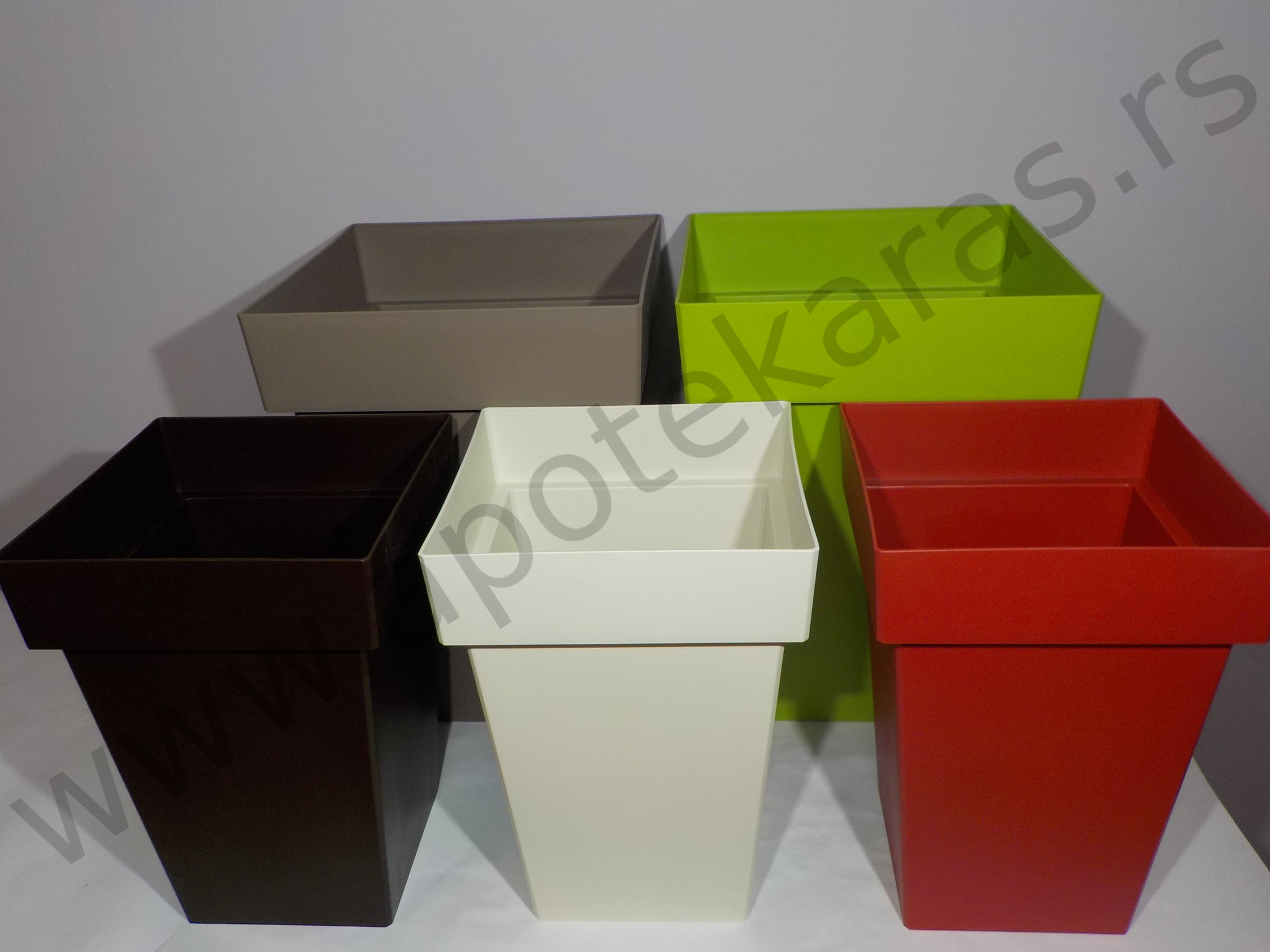 0789-plasticna-saksija-za-cvece-cetvrtasta-melrose-01 Saksija MELROSE #40 high 65